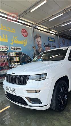 جیپ گراند شیرۆکی